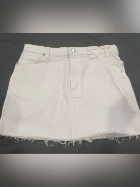 White Denim Mini Skirt with Raw Hem l 30